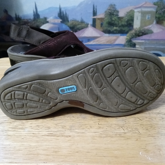 Bzees Dashing Shoot Sandals w/Cloud Tech Size 7.5 Women, FABULOUS GIFT GIVING - Picture 5 of 9